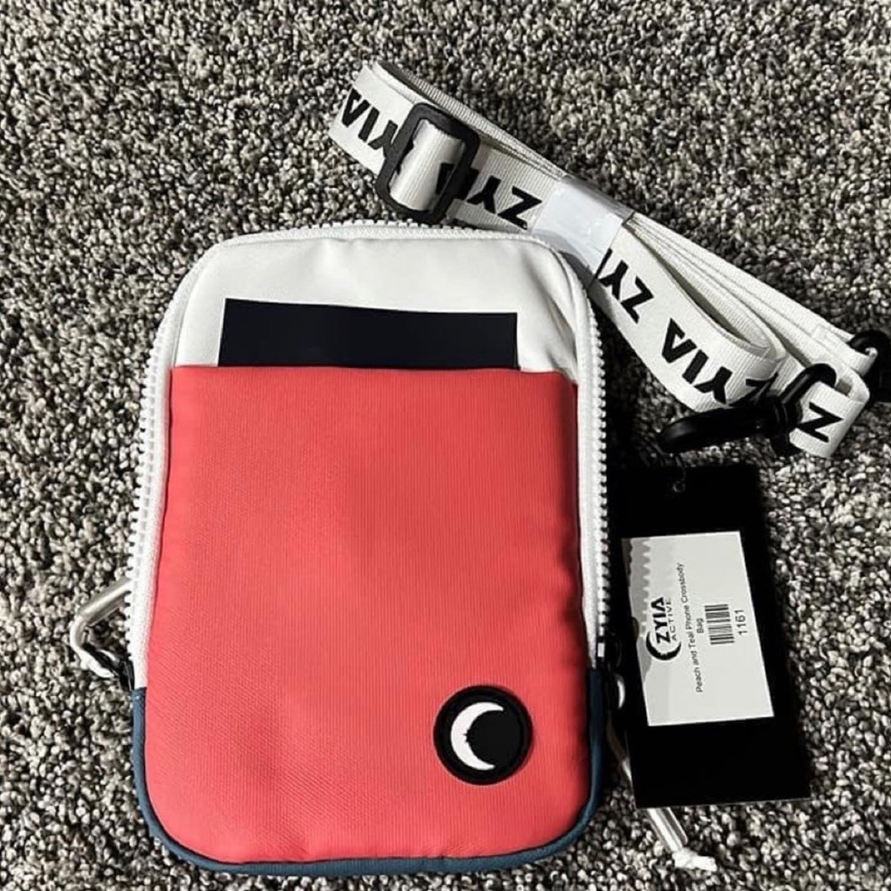 Zyia peach phone crossbody